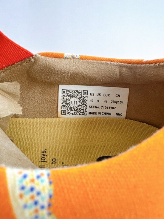 Men’s Size 10 UIN Casa Mila La Pedrera Barcelona Art Slip-On Shoes Orange Canvas